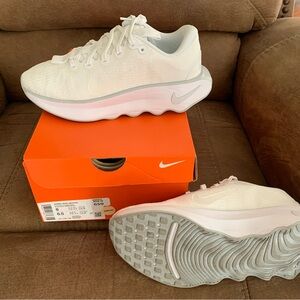 Nike Motiva Women's White Sneakers